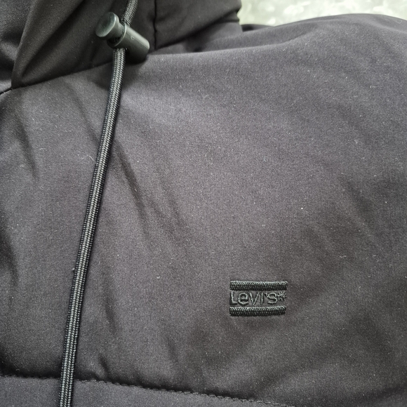Levi's Black Hooded Puffer Jacket L Matte Finish Warm Munimal Streetwear Y2K - Picture 5 of 13
